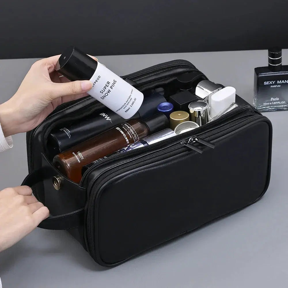 Trousse grande capacité homme noir avec produits toilette